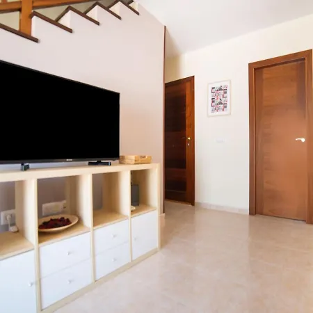 Comfy Holiday In Playa Blanca With Terrace Casa de Férias Playa Blanca (Lanzarote)