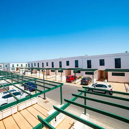 Comfy Holiday In Playa Blanca With Terrace Casa de Férias Playa Blanca (Lanzarote)
